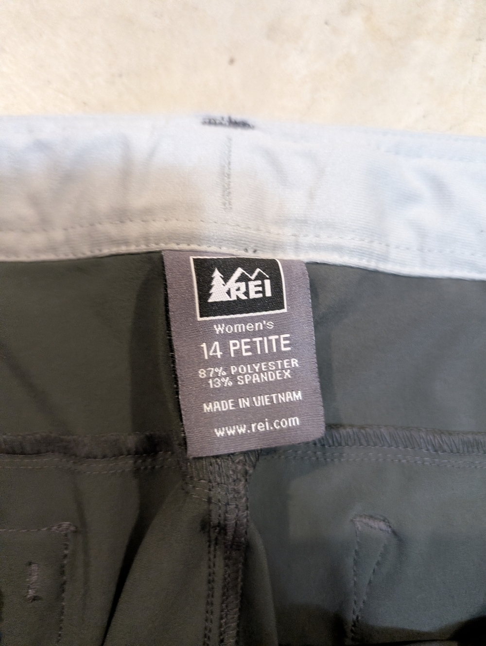 REI Women's 14 Petite Hiking Pants in Gray Roll Up Leg Outdoor - Picture 2 of 6